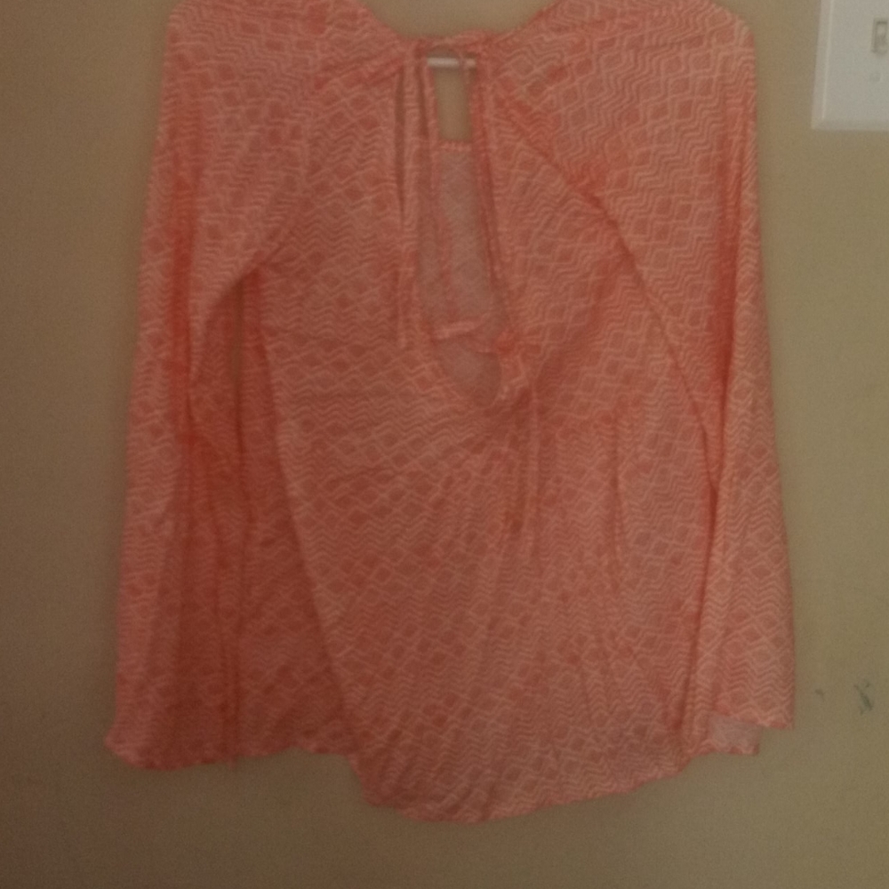 Top - Picture 2 of 2